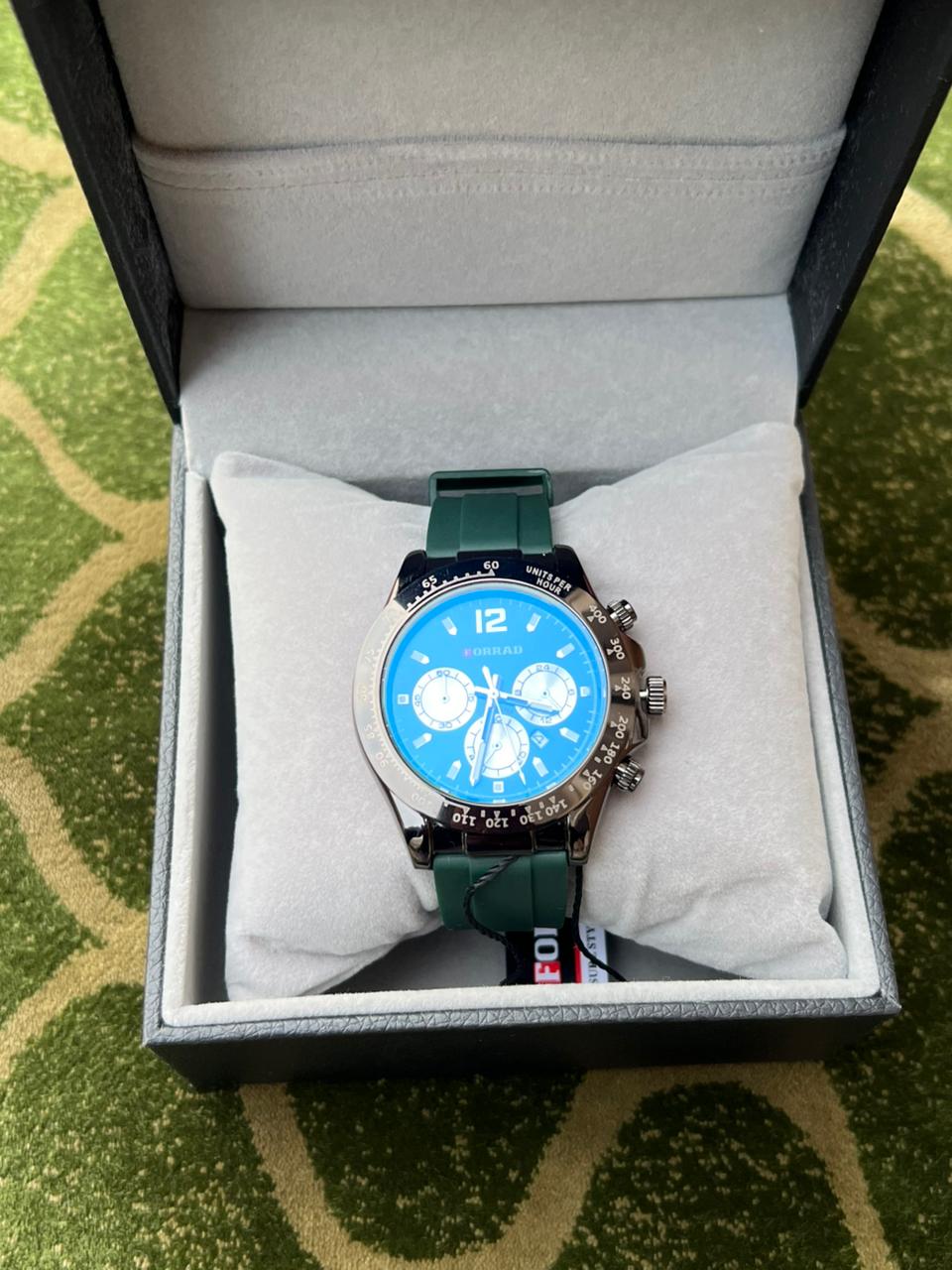 Men’s Sports Chronograph Wristwatch with Waterproof Build & Green Dial